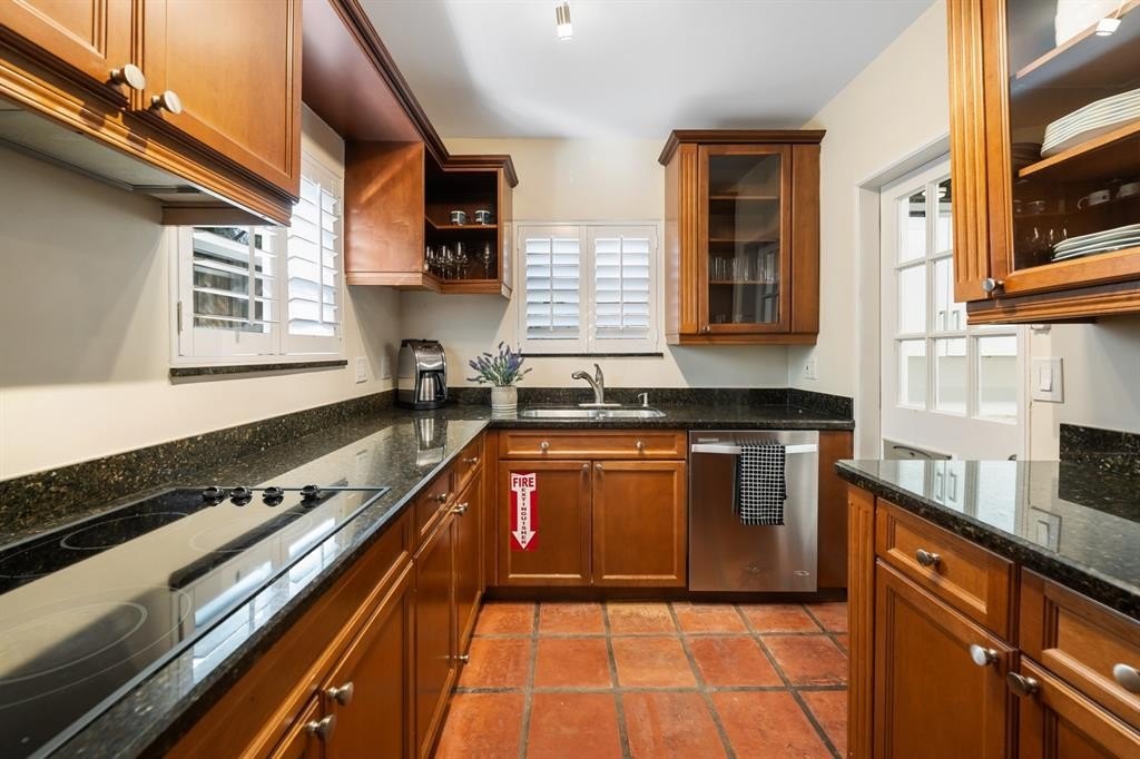 Fort Lauderdale, Florida, 33304, United States, 2 Bedrooms Bedrooms, ,2 BathroomsBathrooms,Residential,Forsale,1927582