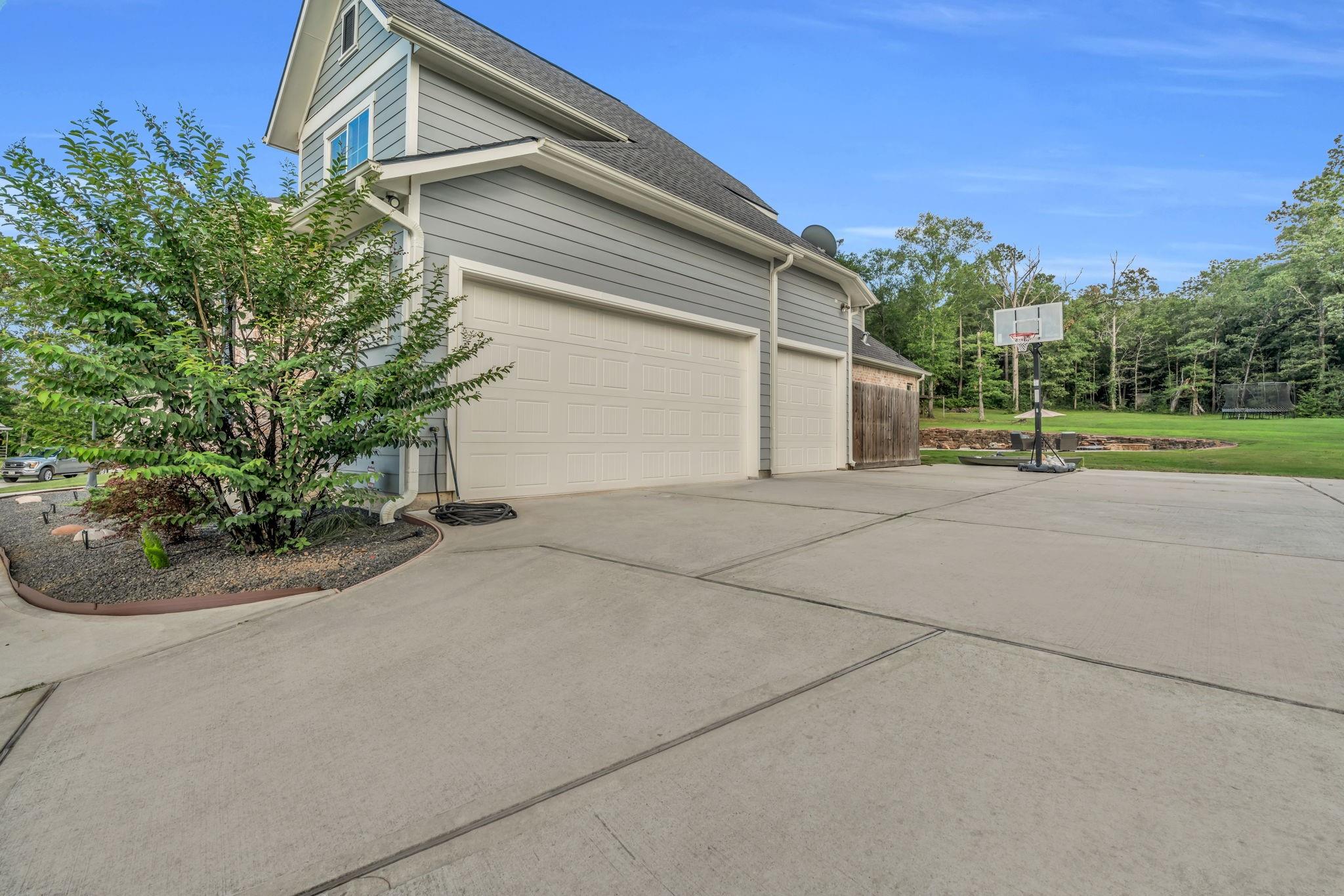 Willis, Texas, 77378, United States, 5 Bedrooms Bedrooms, ,4 BathroomsBathrooms,Residential,Forsale,1953112