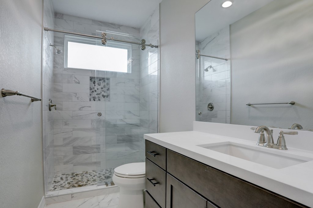 Kemah, Texas, 77565, United States, 4 Bedrooms Bedrooms, ,3.5 BathroomsBathrooms,Residential,Forsale,1936497