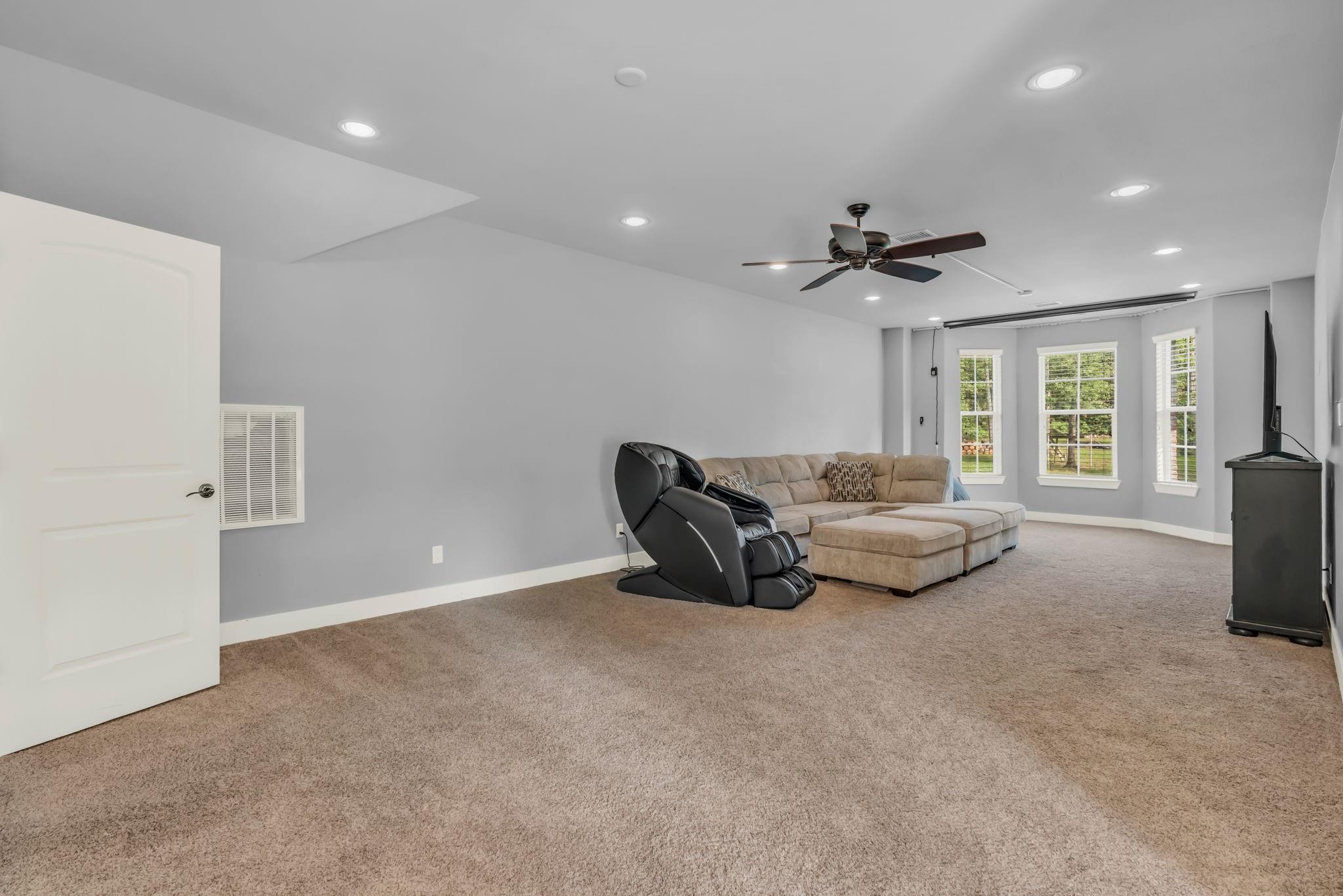 Willis, Texas, 77378, United States, 5 Bedrooms Bedrooms, ,4 BathroomsBathrooms,Residential,Forsale,1953112