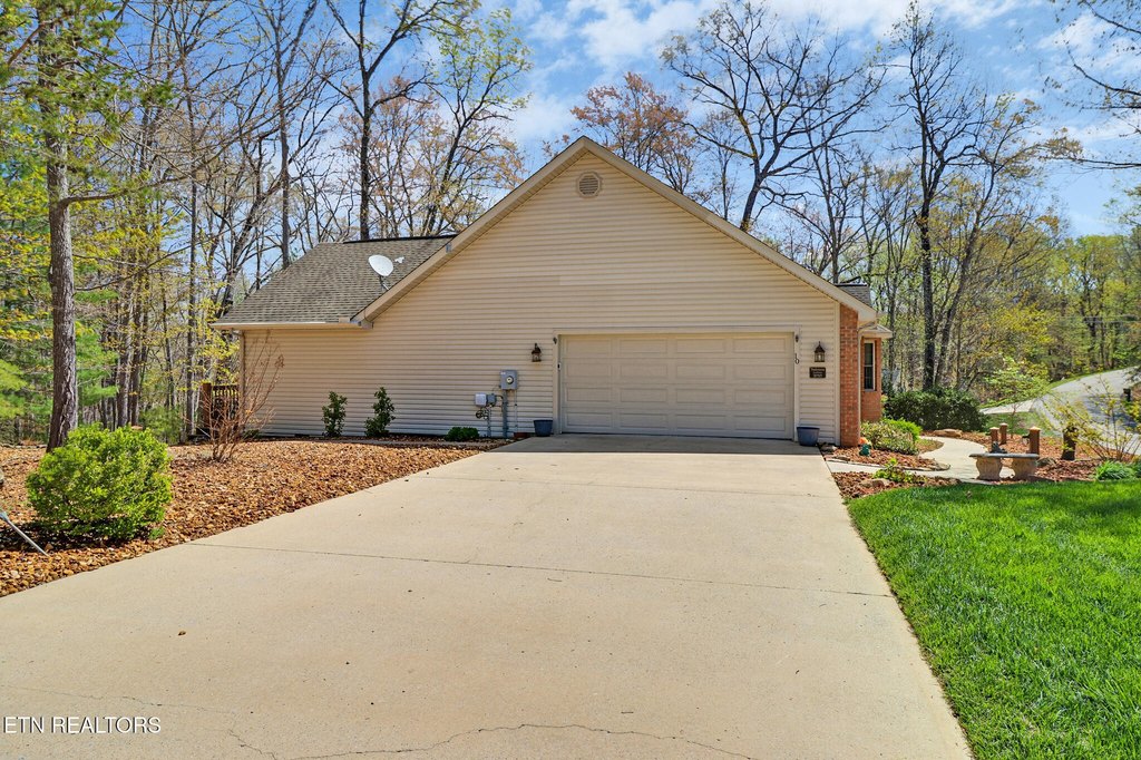 Fairfield Glade, Tennessee, 38558, United States, 3 Bedrooms Bedrooms, ,2 BathroomsBathrooms,Residential,Forsale,1907848
