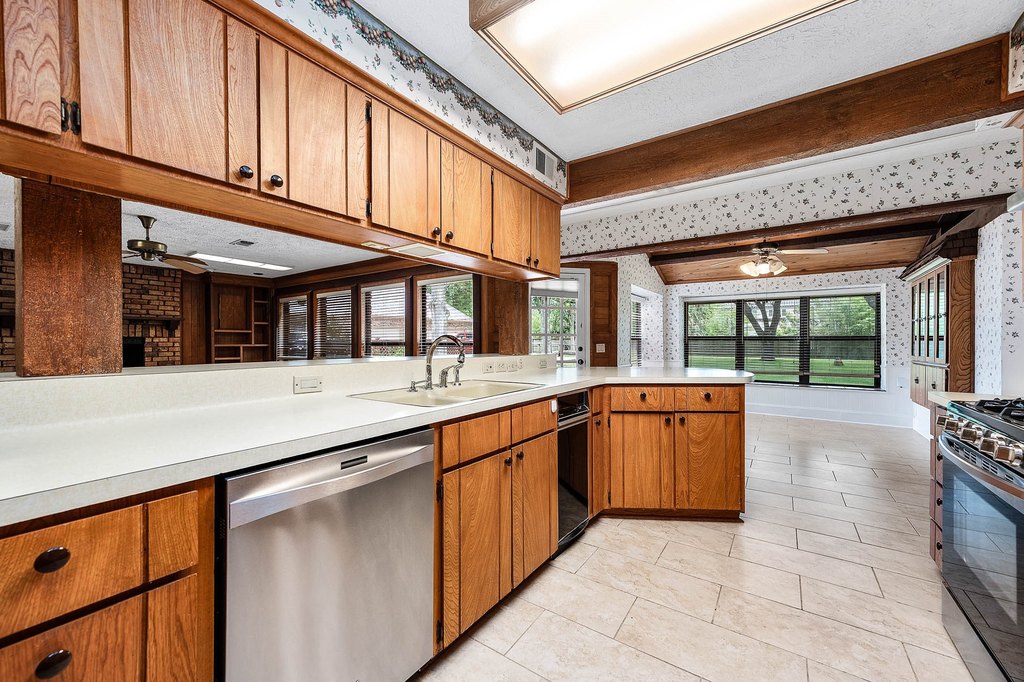 Friendswood, Texas, 77546, United States, 3 Bedrooms Bedrooms, ,2.5 BathroomsBathrooms,Residential,Forsale,1936482
