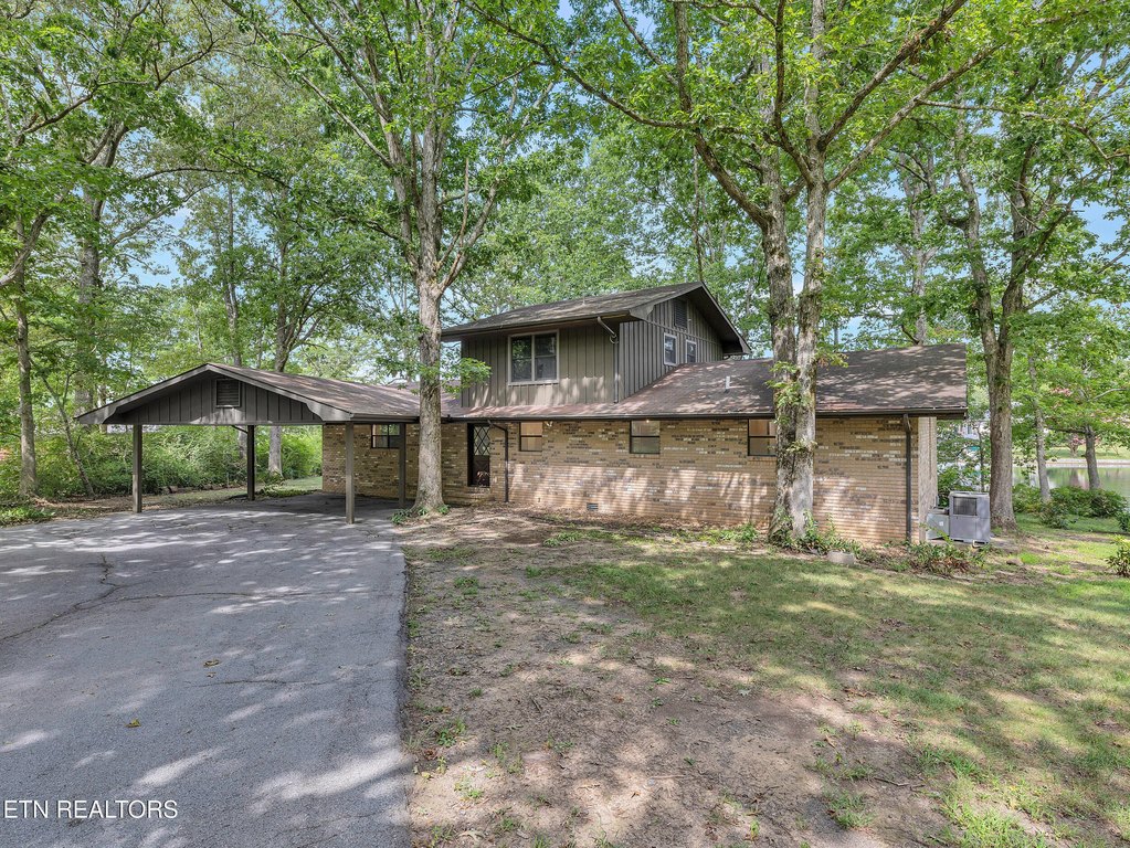 Crossville, Tennessee, 38572, United States, 3 Bedrooms Bedrooms, ,3 BathroomsBathrooms,Residential,Forsale,1907877