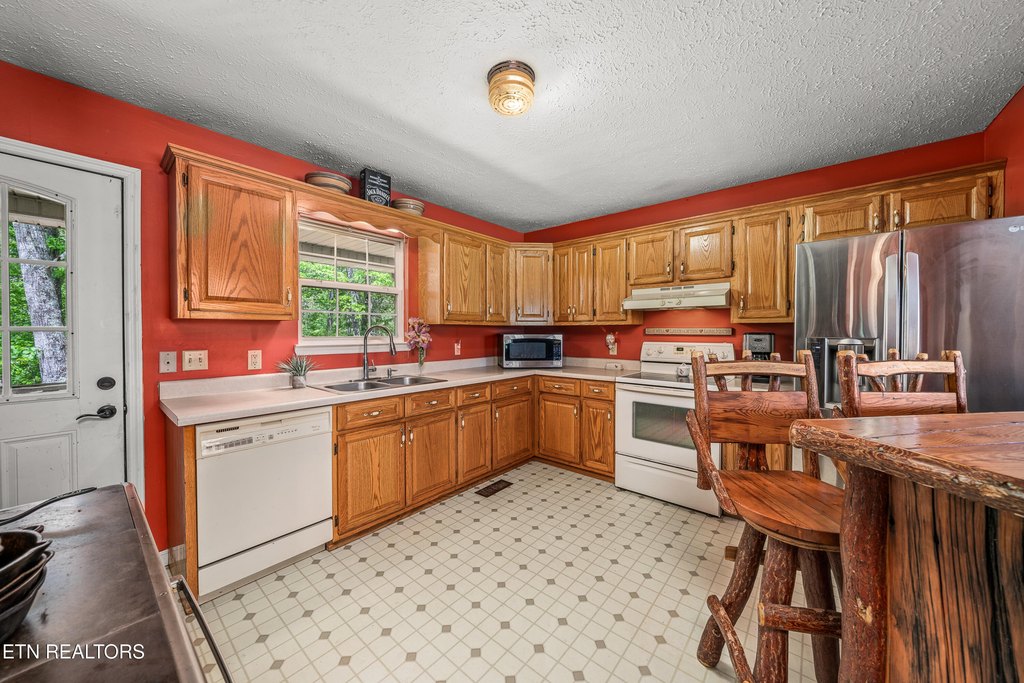 Spencer, Tennessee, 38585, United States, 2 Bedrooms Bedrooms, ,1 BathroomBathrooms,Residential,Forsale,1907863