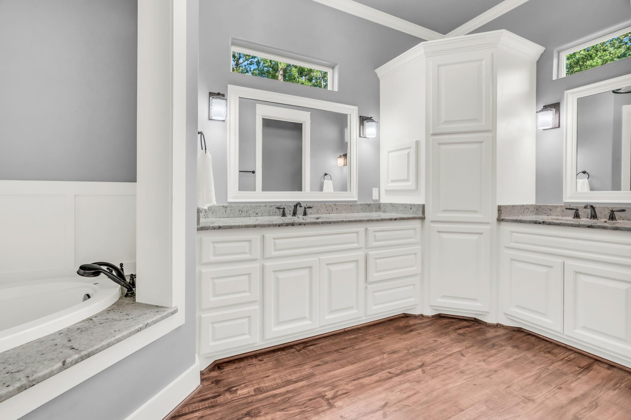 Willis, Texas, 77378, United States, 5 Bedrooms Bedrooms, ,4 BathroomsBathrooms,Residential,Forsale,1953112