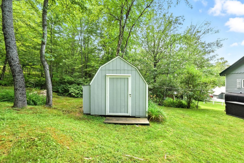 Peru, Maine, 04290, United States, 2 Bedrooms Bedrooms, ,2 BathroomsBathrooms,Residential,Forsale,1941249