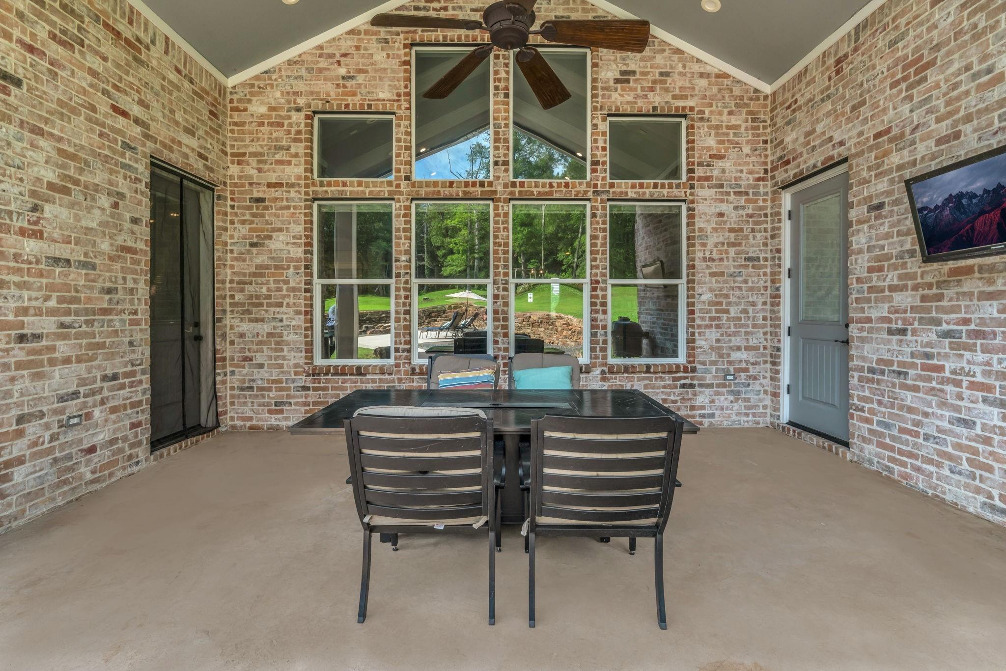 Willis, Texas, 77378, United States, 5 Bedrooms Bedrooms, ,4 BathroomsBathrooms,Residential,Forsale,1953112