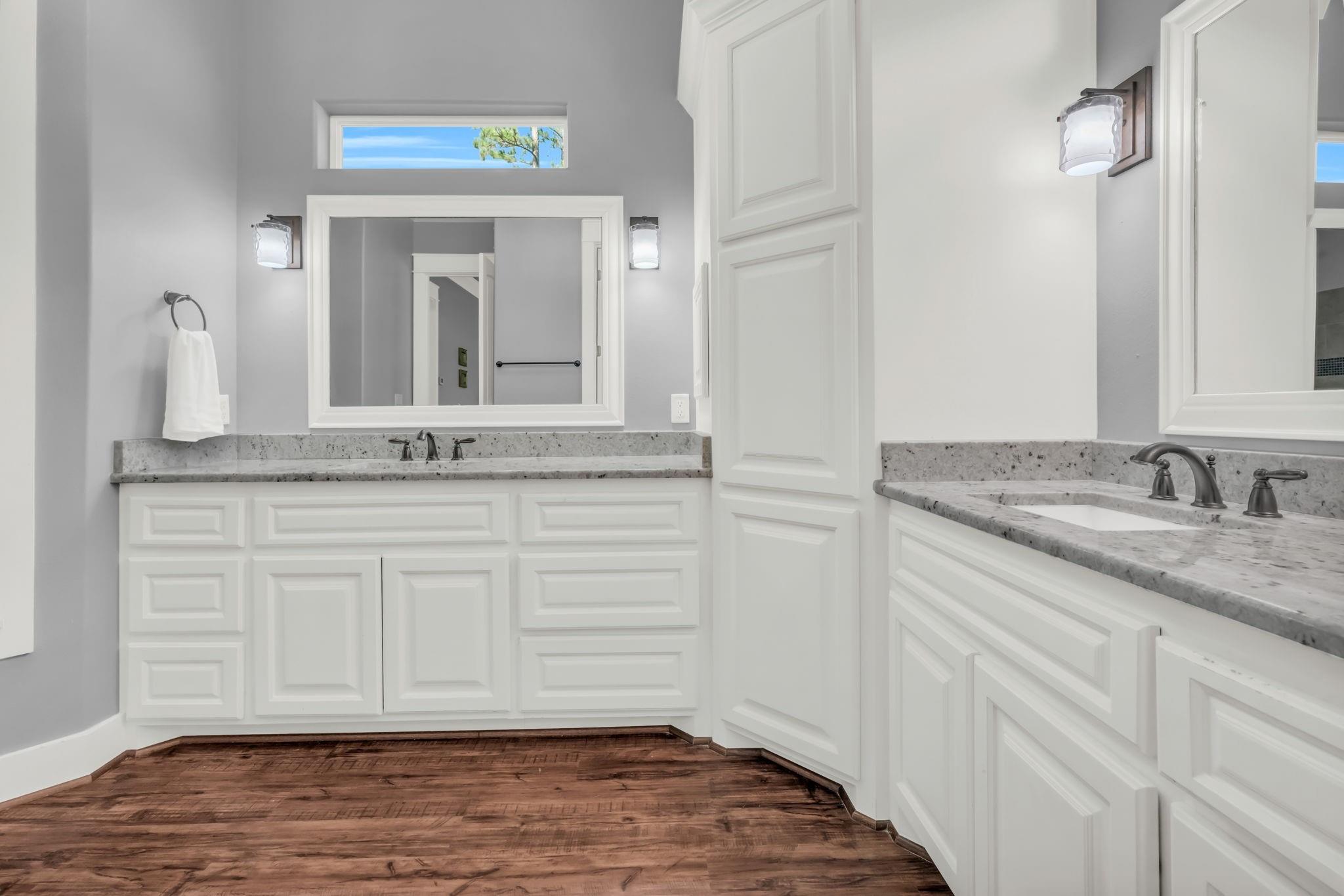 Willis, Texas, 77378, United States, 5 Bedrooms Bedrooms, ,4 BathroomsBathrooms,Residential,Forsale,1953112