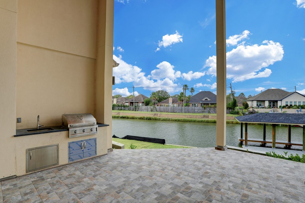 Kemah, Texas, 77565, United States, 4 Bedrooms Bedrooms, ,3.5 BathroomsBathrooms,Residential,Forsale,1936497