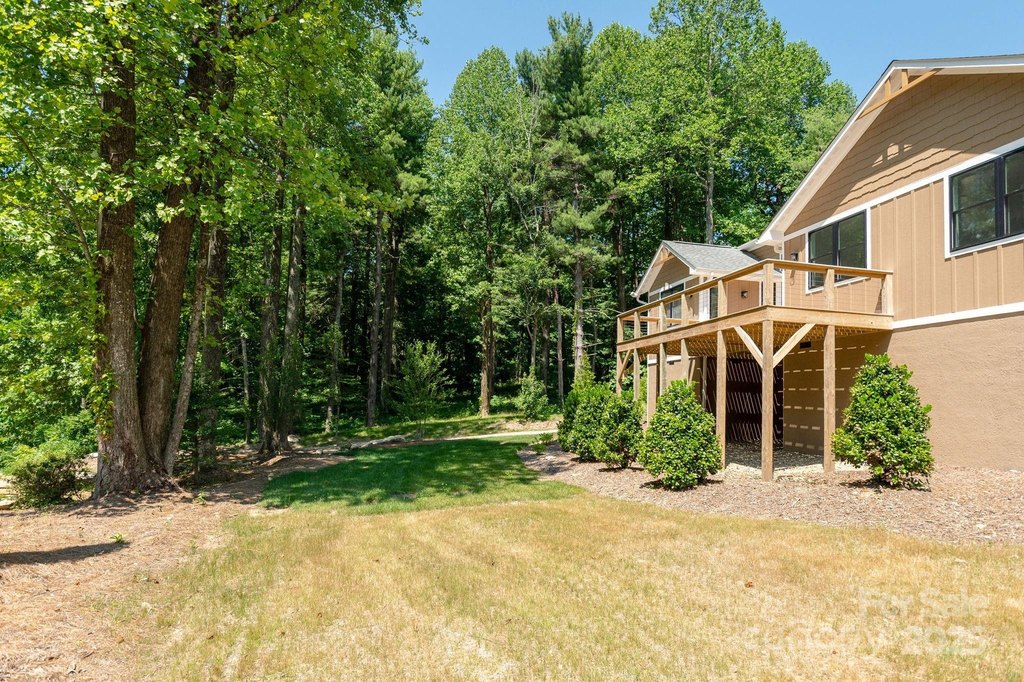 Flat Rock, North Carolina, 28731, United States, 3 Bedrooms Bedrooms, ,2 BathroomsBathrooms,Residential,Forsale,1904887