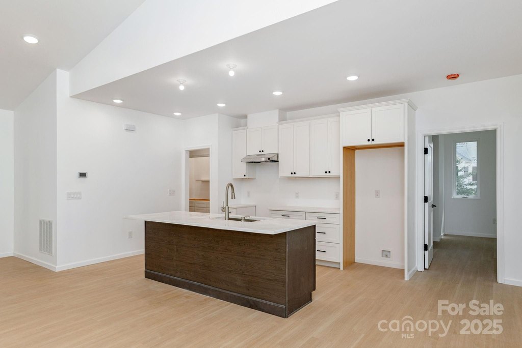 Flat Rock, North Carolina, 28731, United States, 3 Bedrooms Bedrooms, ,2 BathroomsBathrooms,Residential,Forsale,1904887