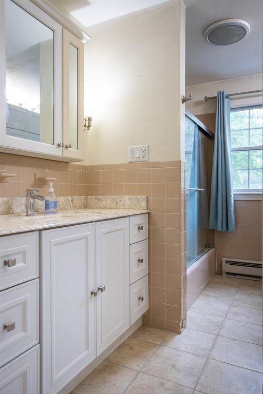 Hampton, New Hampshire, 03842, United States, 3 Bedrooms Bedrooms, ,2 BathroomsBathrooms,Residential,Forsale,1934010