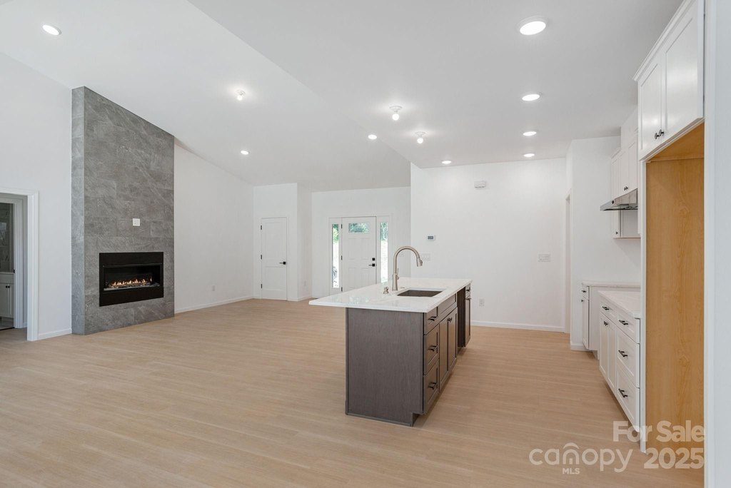 Flat Rock, North Carolina, 28731, United States, 3 Bedrooms Bedrooms, ,2 BathroomsBathrooms,Residential,Forsale,1904887