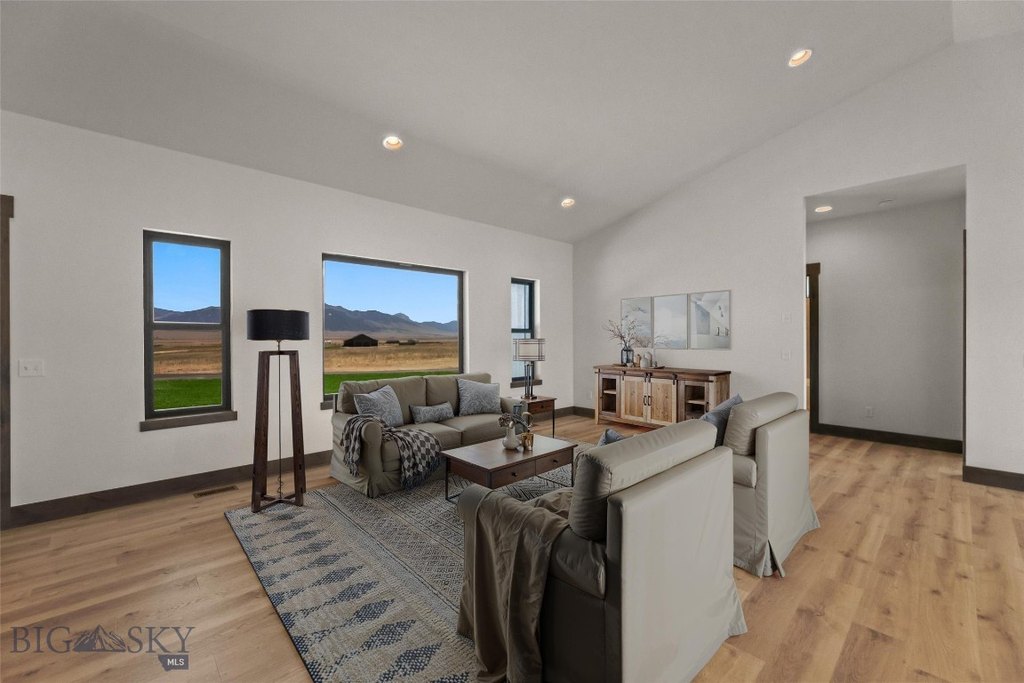 Ennis, Montana, 59729, United States, 3 Bedrooms Bedrooms, ,2 BathroomsBathrooms,Residential,Forsale,1915016