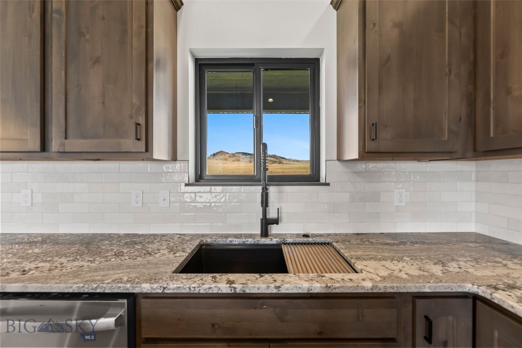 Ennis, Montana, 59729, United States, 3 Bedrooms Bedrooms, ,2 BathroomsBathrooms,Residential,Forsale,1915016