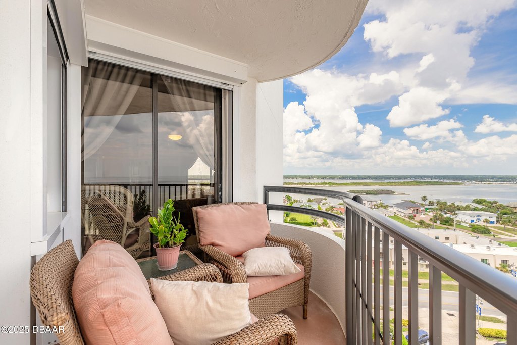Daytona Beach, Florida, 32118, United States, 2 Bedrooms Bedrooms, ,2 BathroomsBathrooms,Residential,Forsale,1919153