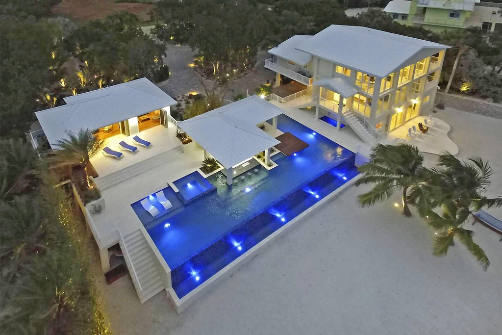 Key Largo, Florida, 33037, United States, 4 Bedrooms Bedrooms, ,3.5 BathroomsBathrooms,Residential,Forsale,1944347