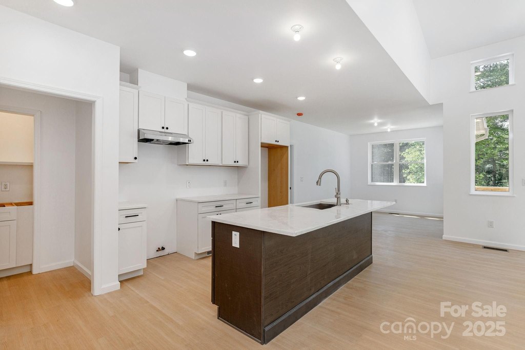 Flat Rock, North Carolina, 28731, United States, 3 Bedrooms Bedrooms, ,2 BathroomsBathrooms,Residential,Forsale,1904887