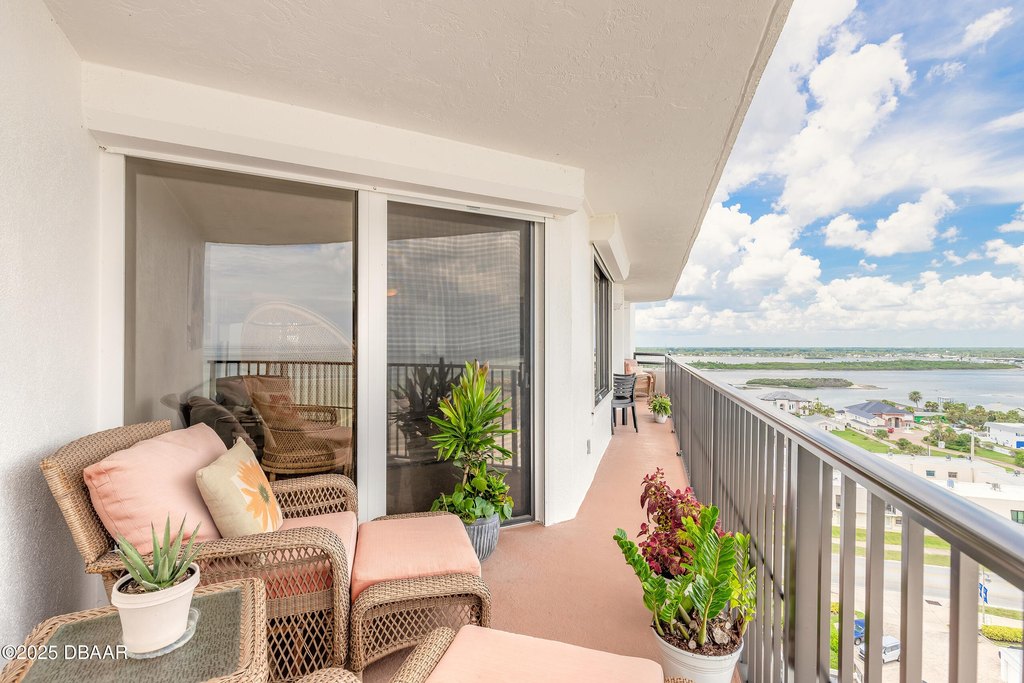 Daytona Beach, Florida, 32118, United States, 2 Bedrooms Bedrooms, ,2 BathroomsBathrooms,Residential,Forsale,1919153