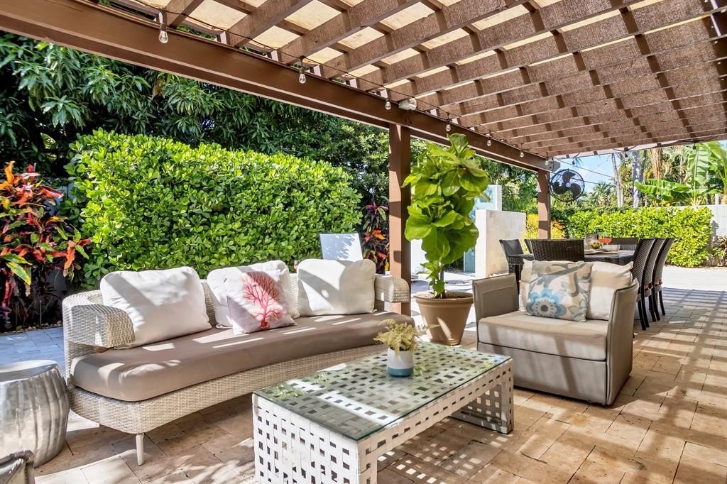 Fort Lauderdale, Florida, 33305, United States, 4 Bedrooms Bedrooms, ,3.5 BathroomsBathrooms,Residential,Forsale,1884523