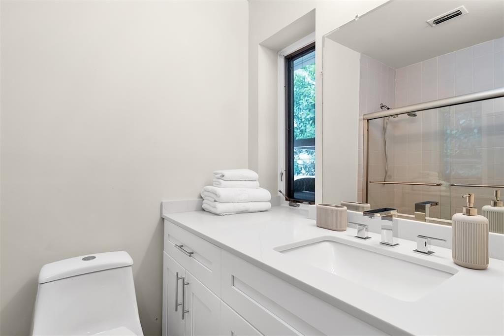 Fort Lauderdale, Florida, 33301, United States, 4 Bedrooms Bedrooms, ,4.5 BathroomsBathrooms,Residential,Forsale,2011587