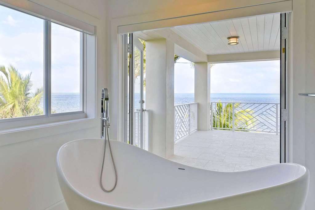Key Largo, Florida, 33037, United States, 4 Bedrooms Bedrooms, ,3.5 BathroomsBathrooms,Residential,Forsale,1944347