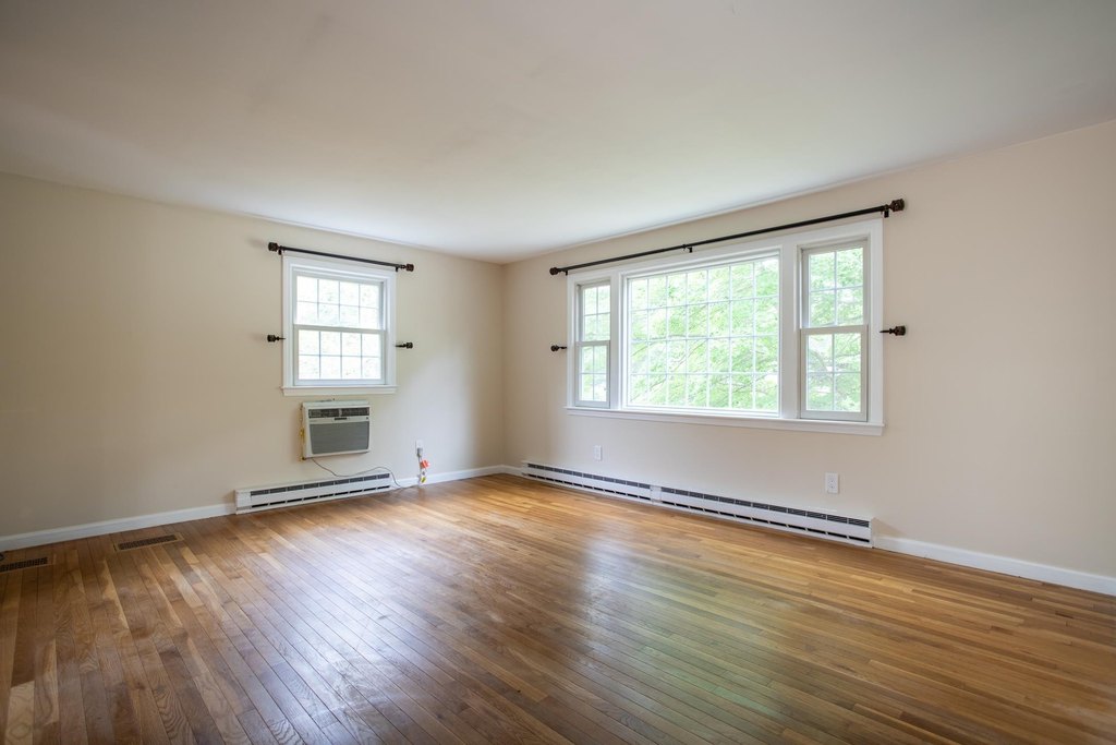 Hampton, New Hampshire, 03842, United States, 3 Bedrooms Bedrooms, ,2 BathroomsBathrooms,Residential,Forsale,1934010