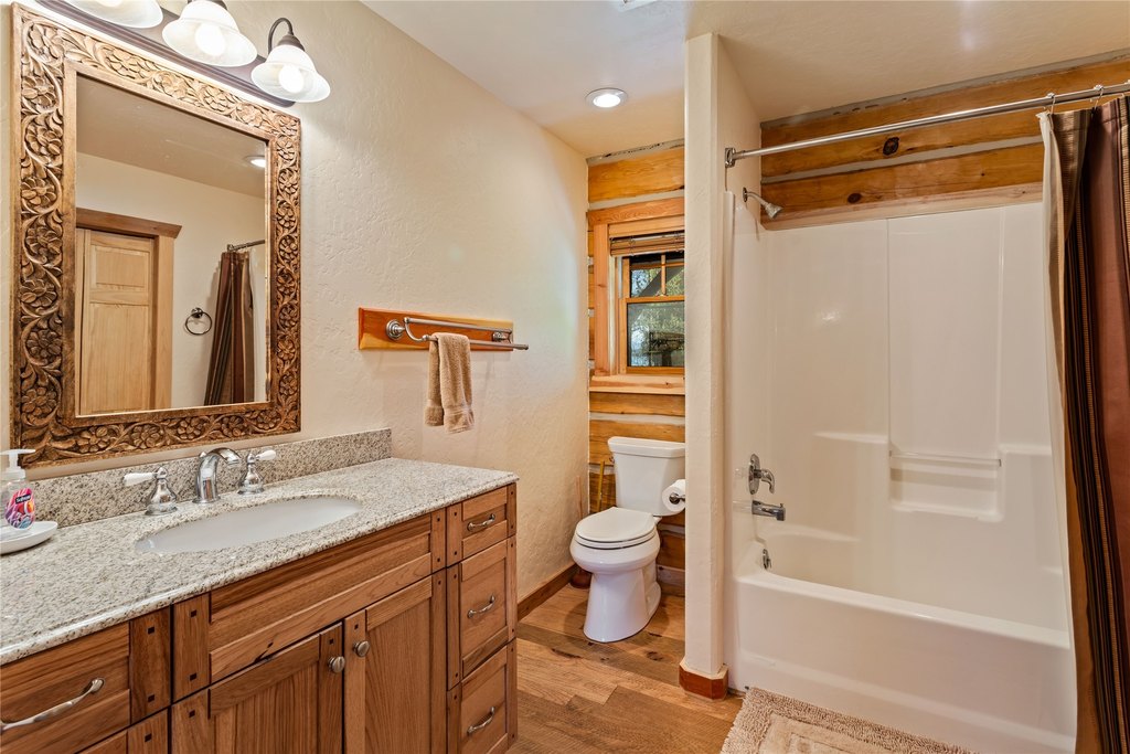 Polson, Montana, 59860, United States, 5 Bedrooms Bedrooms, ,2.5 BathroomsBathrooms,Residential,Forsale,1914950
