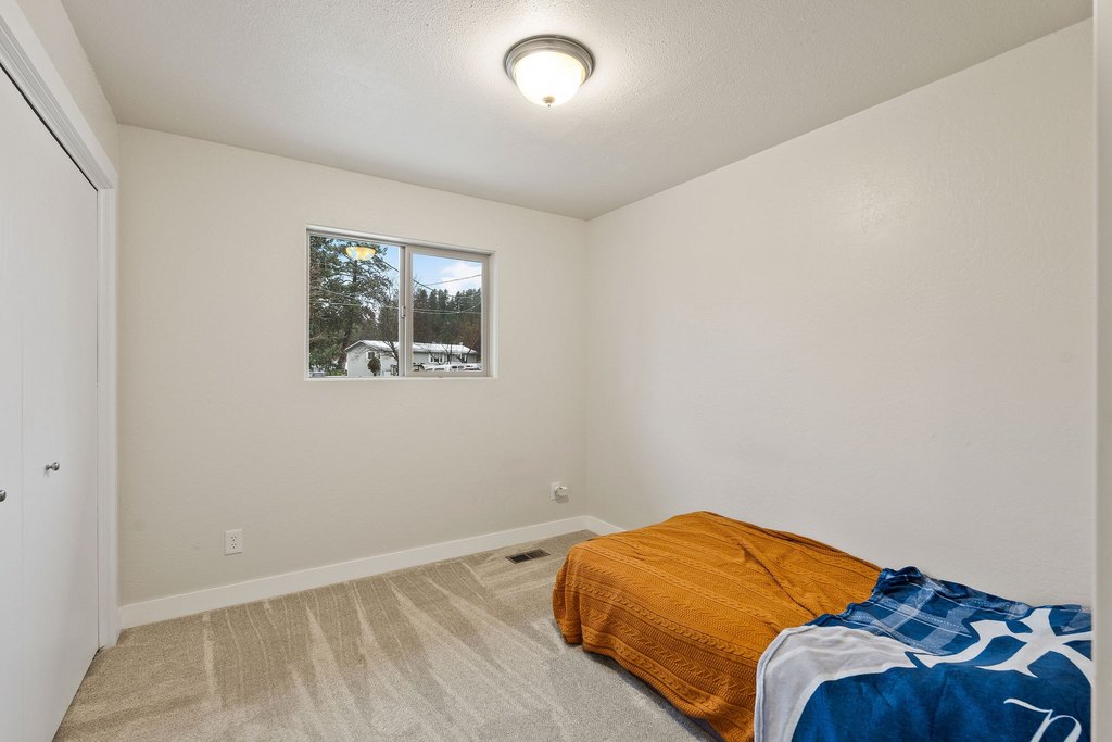 Bigfork, Montana, 59911, United States, 5 Bedrooms Bedrooms, ,3 BathroomsBathrooms,Residential,Forsale,1986975