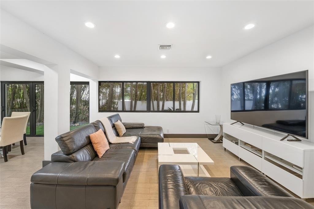 Fort Lauderdale, Florida, 33305, United States, 4 Bedrooms Bedrooms, ,4.5 BathroomsBathrooms,Residential,Forsale,1884600