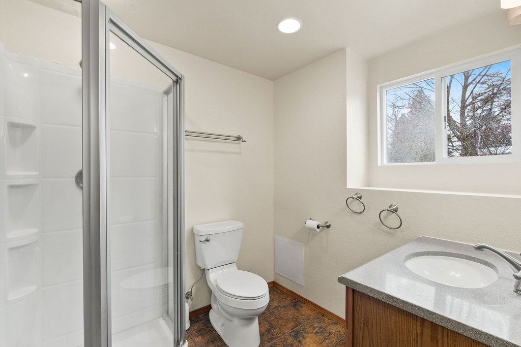 Bigfork, Montana, 59911, United States, 5 Bedrooms Bedrooms, ,3 BathroomsBathrooms,Residential,Forsale,1986975