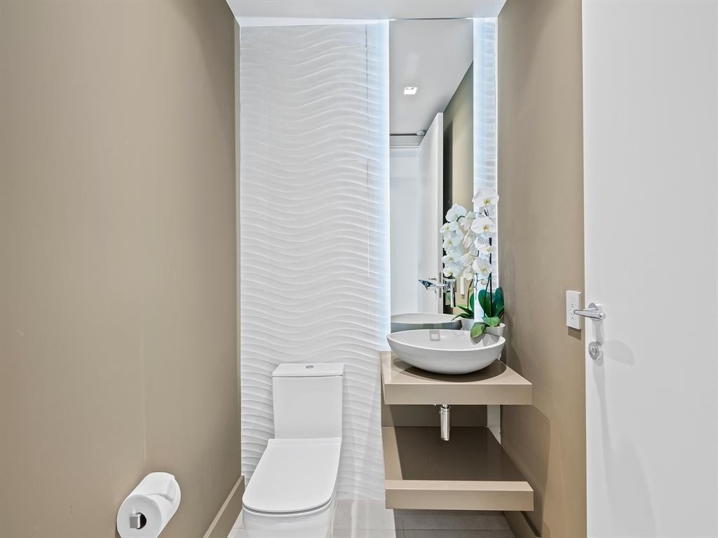 Fort Lauderdale, Florida, 33301, United States, 3 Bedrooms Bedrooms, ,3.5 BathroomsBathrooms,Residential,Forsale,2004495