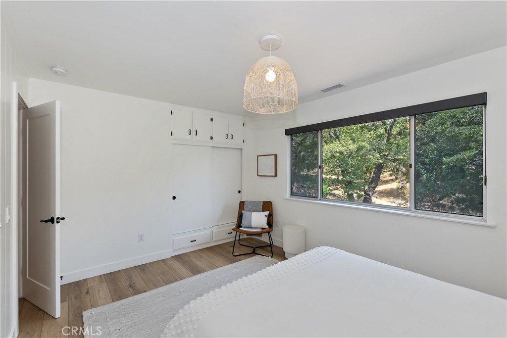 Lake Arrowhead, California, 92352, United States, 4 Bedrooms Bedrooms, ,5 BathroomsBathrooms,Residential,Forsale,1886297