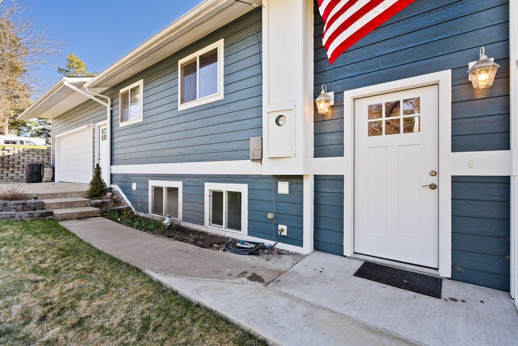 Bigfork, Montana, 59911, United States, 5 Bedrooms Bedrooms, ,3 BathroomsBathrooms,Residential,Forsale,1986975