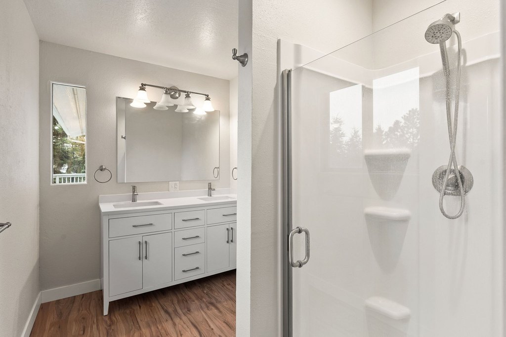 Bigfork, Montana, 59911, United States, 5 Bedrooms Bedrooms, ,3 BathroomsBathrooms,Residential,Forsale,1986975