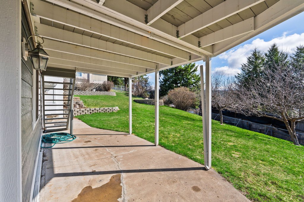 Bigfork, Montana, 59911, United States, 5 Bedrooms Bedrooms, ,3 BathroomsBathrooms,Residential,Forsale,1986975