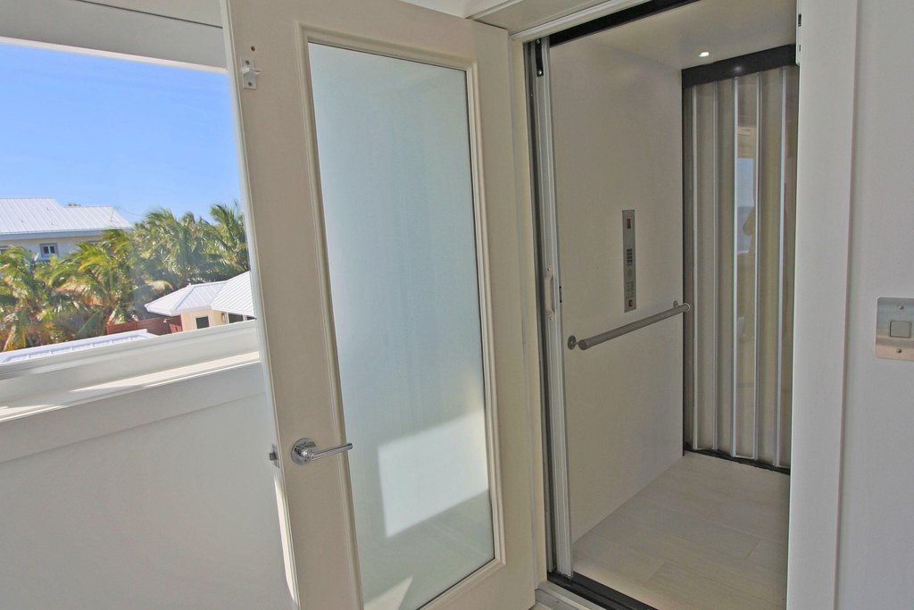 Key Largo, Florida, 33037, United States, 4 Bedrooms Bedrooms, ,3.5 BathroomsBathrooms,Residential,Forsale,1944347