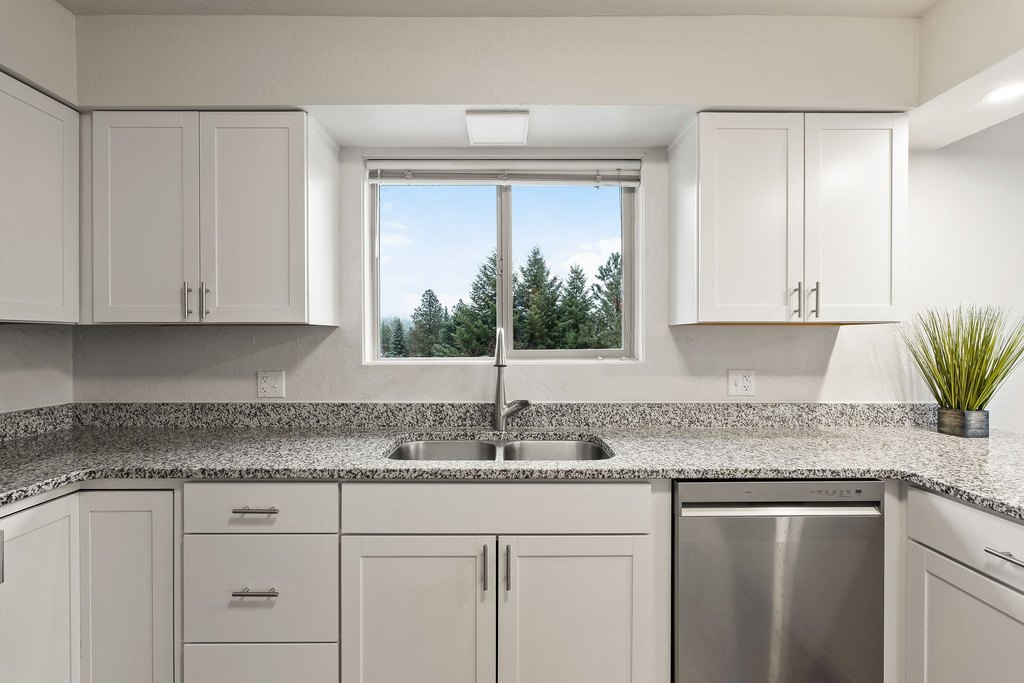 Bigfork, Montana, 59911, United States, 5 Bedrooms Bedrooms, ,3 BathroomsBathrooms,Residential,Forsale,1986975