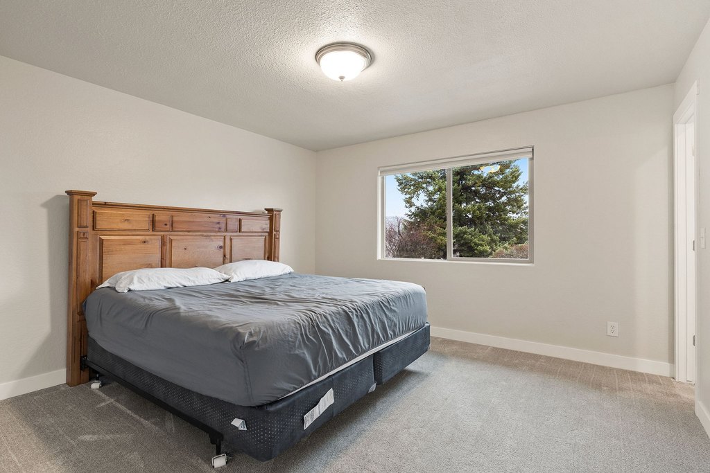 Bigfork, Montana, 59911, United States, 5 Bedrooms Bedrooms, ,3 BathroomsBathrooms,Residential,Forsale,1986975