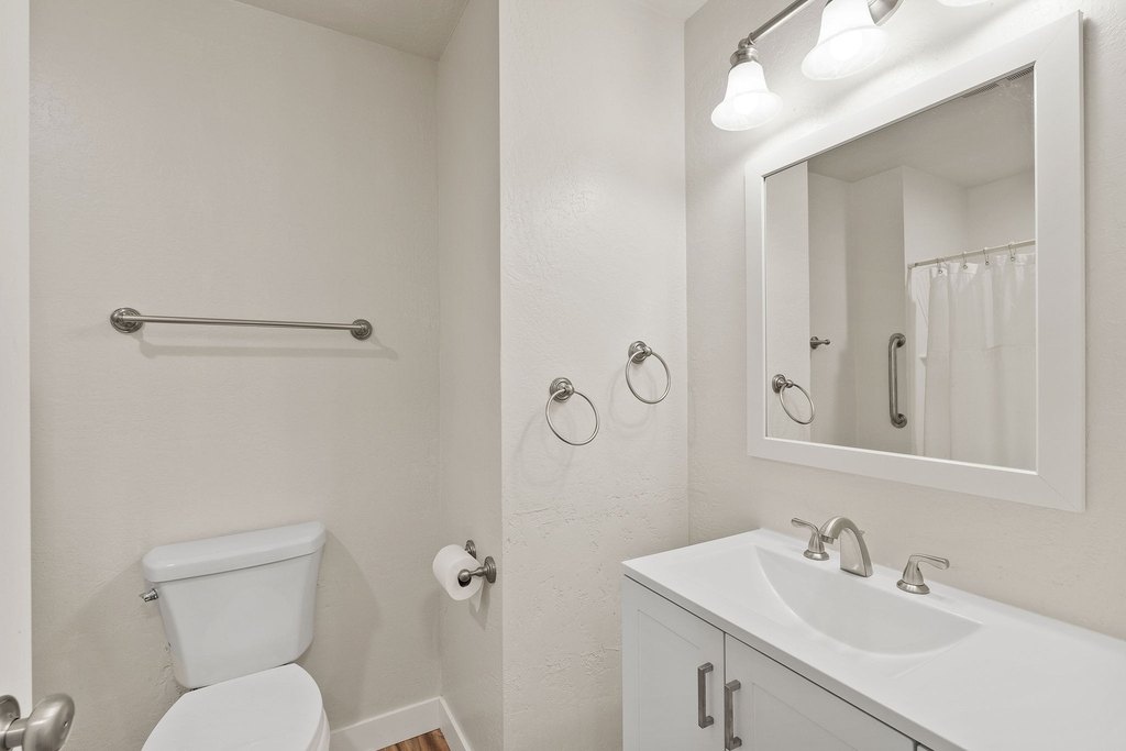 Bigfork, Montana, 59911, United States, 5 Bedrooms Bedrooms, ,3 BathroomsBathrooms,Residential,Forsale,1986975