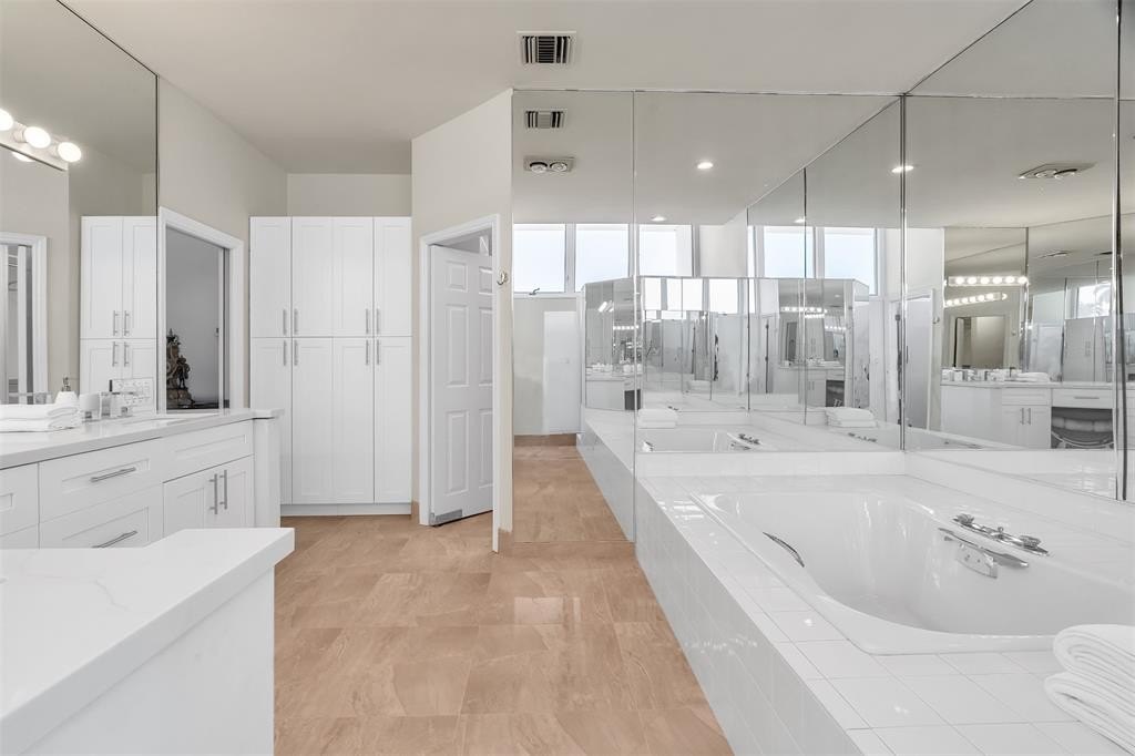 Fort Lauderdale, Florida, 33301, United States, 4 Bedrooms Bedrooms, ,4.5 BathroomsBathrooms,Residential,Forsale,2011587