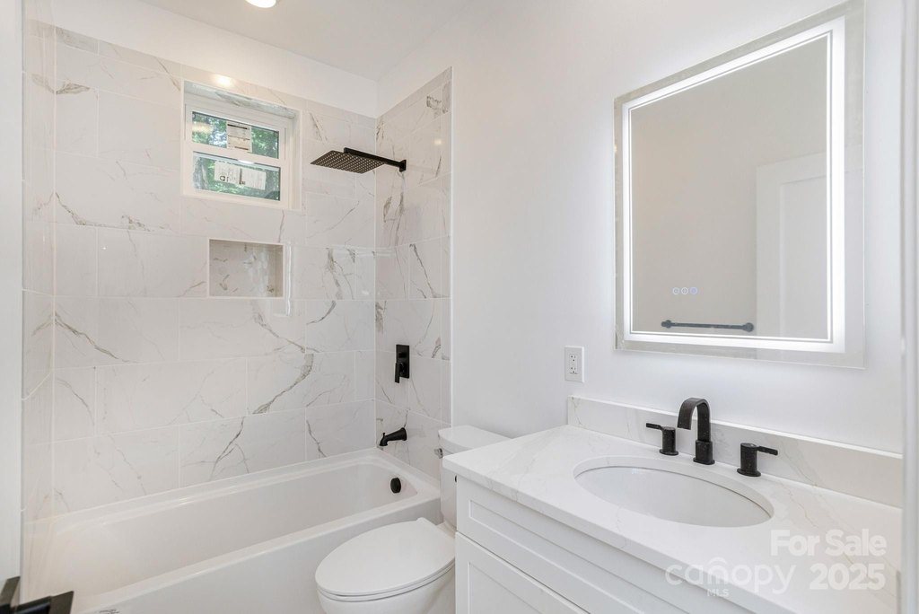 Flat Rock, North Carolina, 28731, United States, 3 Bedrooms Bedrooms, ,2 BathroomsBathrooms,Residential,Forsale,1904887