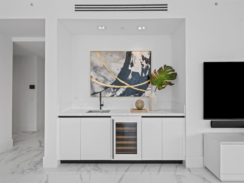 Fort Lauderdale, Florida, 33301, United States, 3 Bedrooms Bedrooms, ,3.5 BathroomsBathrooms,Residential,Forsale,2004496