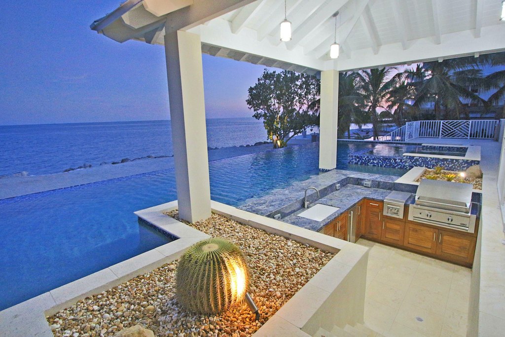 Key Largo, Florida, 33037, United States, 4 Bedrooms Bedrooms, ,3.5 BathroomsBathrooms,Residential,Forsale,1944347