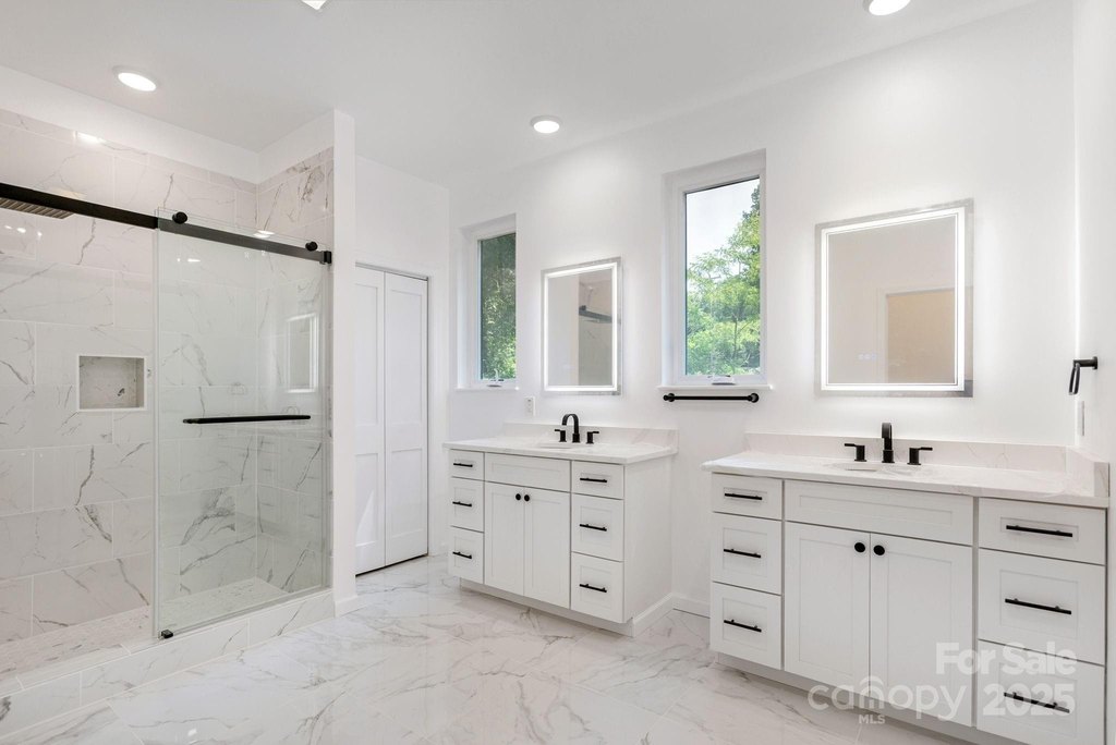 Flat Rock, North Carolina, 28731, United States, 3 Bedrooms Bedrooms, ,2 BathroomsBathrooms,Residential,Forsale,1904887