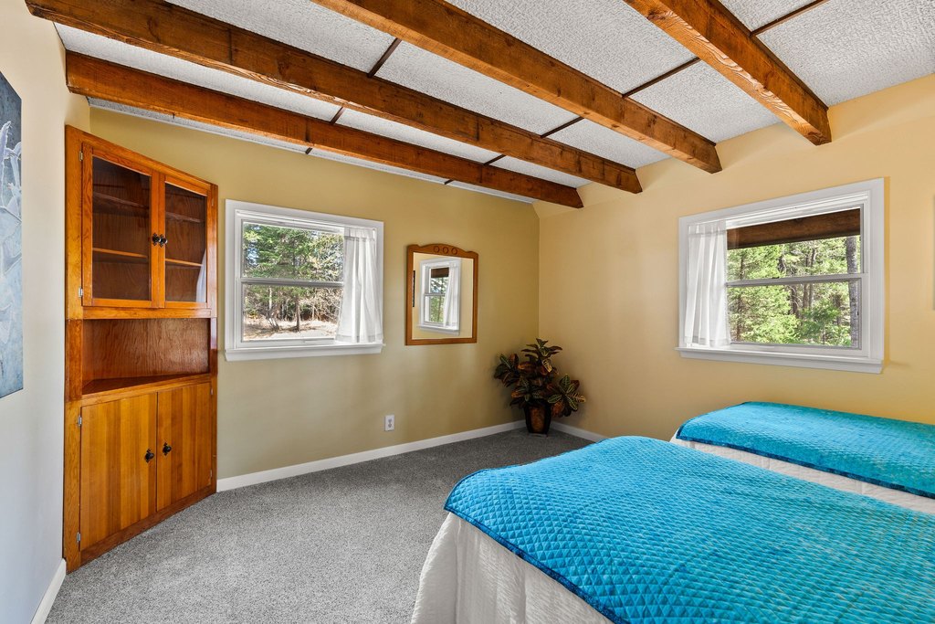 Whitefish, Montana, 59937, United States, 4 Bedrooms Bedrooms, ,2.5 BathroomsBathrooms,Residential,Forsale,1894897