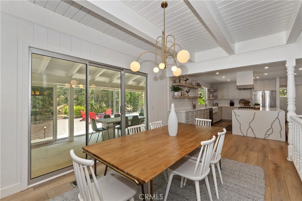 Lake Arrowhead, California, 92352, United States, 4 Bedrooms Bedrooms, ,5 BathroomsBathrooms,Residential,Forsale,1886297