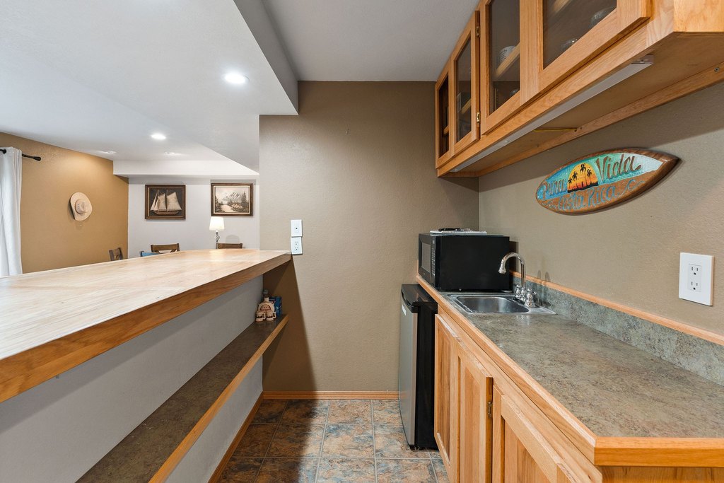 Bigfork, Montana, 59911, United States, 5 Bedrooms Bedrooms, ,3 BathroomsBathrooms,Residential,Forsale,1986975