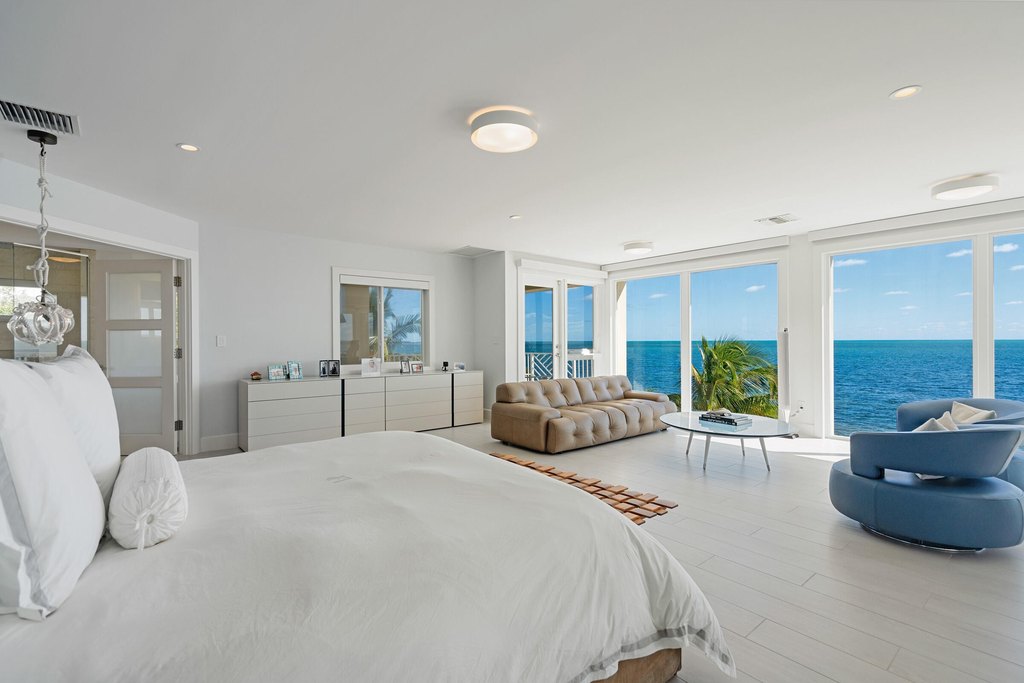 Key Largo, Florida, 33037, United States, 4 Bedrooms Bedrooms, ,3.5 BathroomsBathrooms,Residential,Forsale,1944347