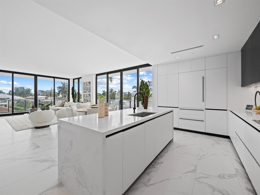 Fort Lauderdale, Florida, 33301, United States, 3 Bedrooms Bedrooms, ,3.5 BathroomsBathrooms,Residential,Forsale,2004496